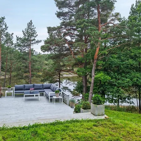 Cozy In Grimstad With House Sea View *
