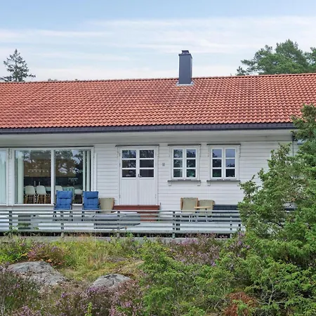 Cozy In Grimstad With House Sea View *