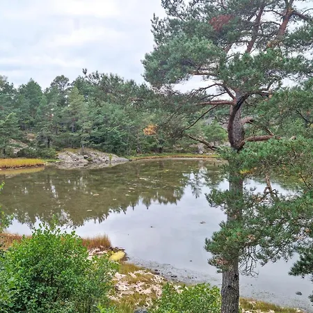 Cozy In Grimstad With House Sea View Holiday home
