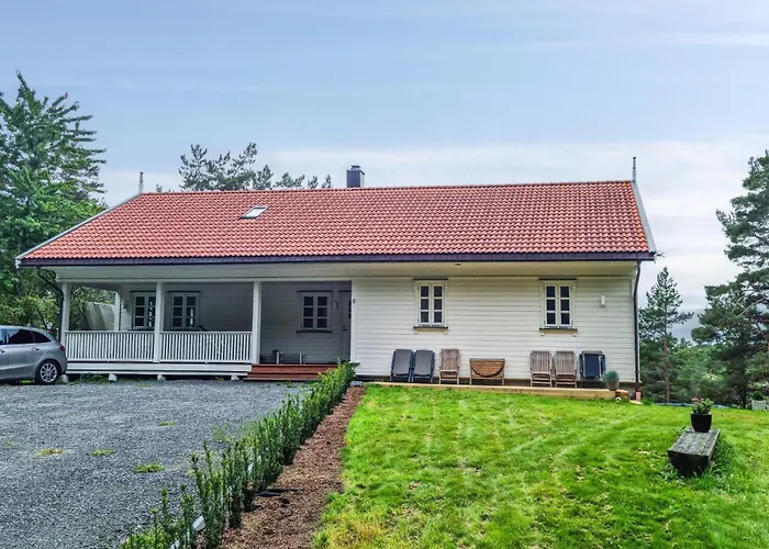 Lovely In * Grimstad (Aust-Agder)