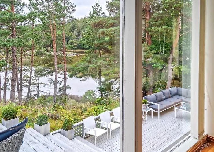 Lovely In * Grimstad (Aust-Agder)